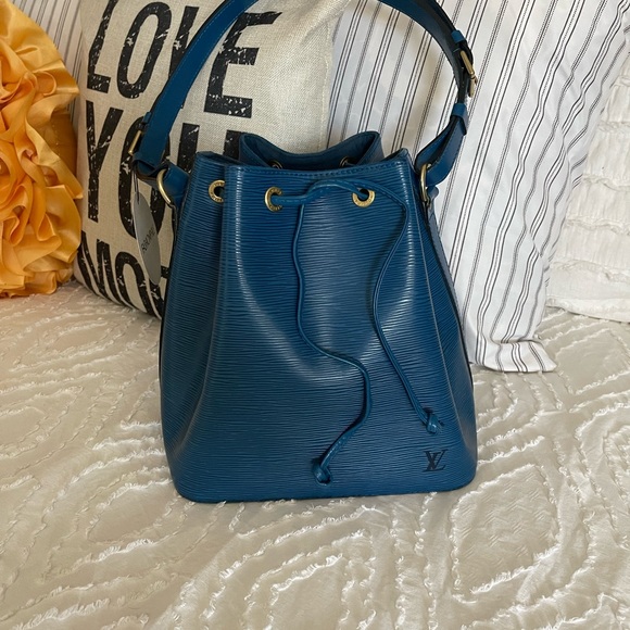 Louis Vuitton Handbags - 💙 Authentic Louis Vuitton Noe Toledo 💙